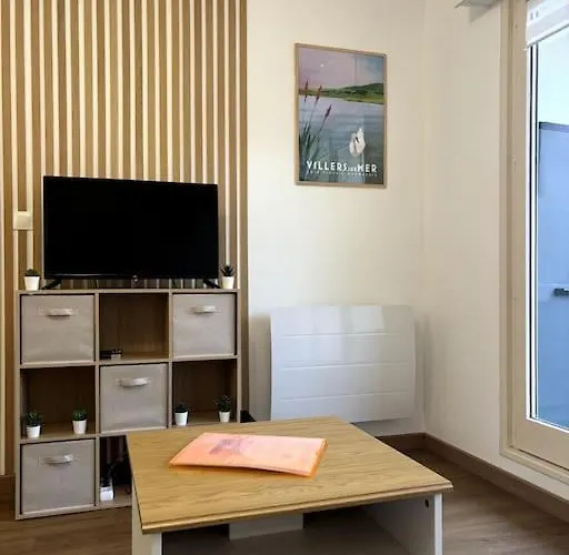 Les Acacias - Cosy - A 10 Min Apartment