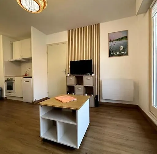 Les Acacias - Cosy - A 10 Min Apartment *